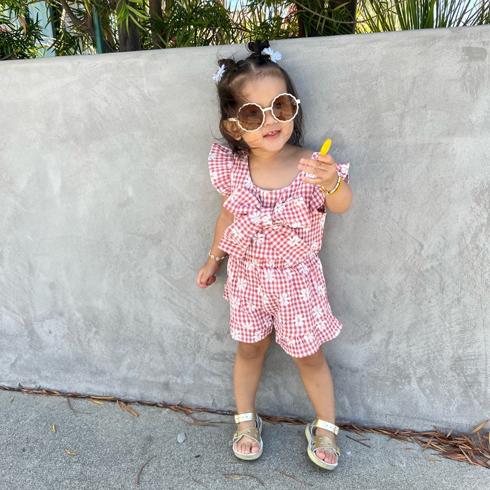 Baby girl 2 pc top and high waisted shorts outfit / shein